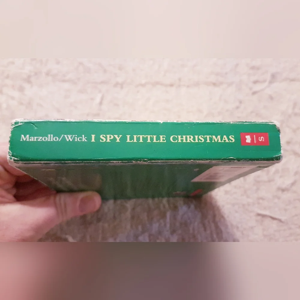 2006 I Spy Little Christmas Book - Picture 10 of 16